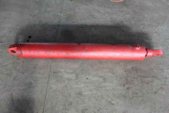 點(diǎn)擊查看詳細(xì)信息<br>標(biāo)題：轉(zhuǎn)載機(jī)60T推拉移油缸 閱讀次數(shù)：2151